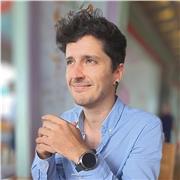 Profesor especializado en desarrollo de software profesional. Desde estudiantes de grado/universidad a desarrolladores en activo